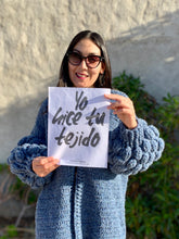 Cargar imagen en el visor de la galería, Bubble Cardigan tejido a crochet