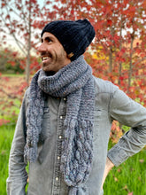 Cargar imagen en el visor de la galería, Bubble Scarf