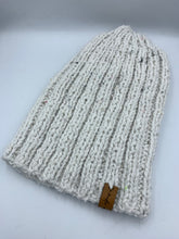 Cargar imagen en el visor de la galería, Beanie (tejido a palillo)