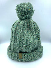 Cargar imagen en el visor de la galería, Beanie con pompón