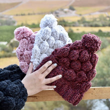 Cargar imagen en el visor de la galería, Bubble Beanie

